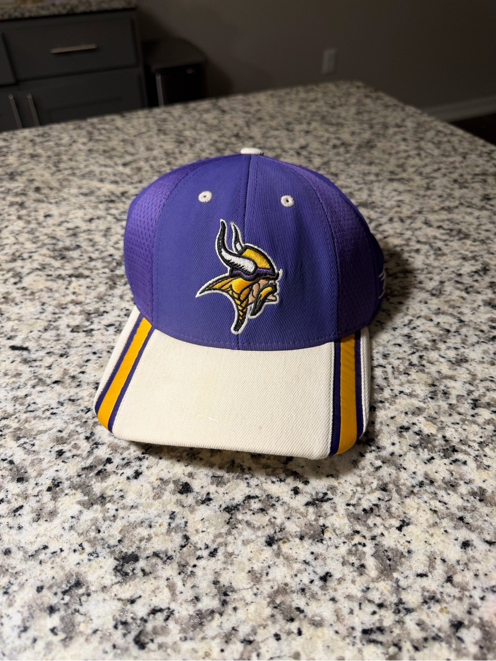 Equipment Purple and White Vikings NFL Visor Cap